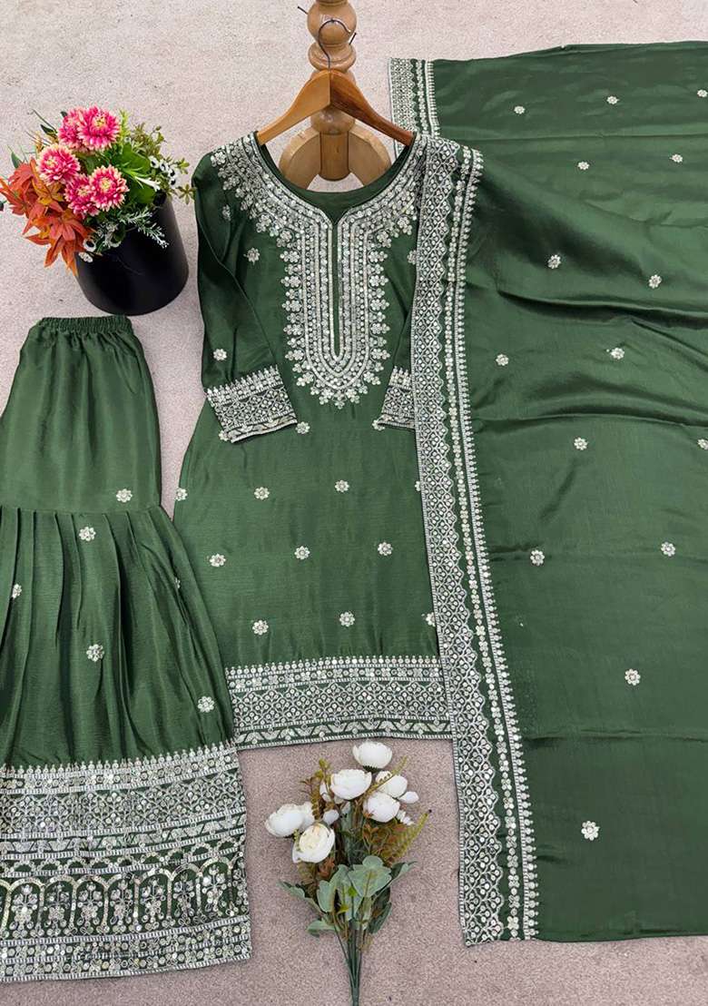Green Motif Silk Kurta Set - Indya