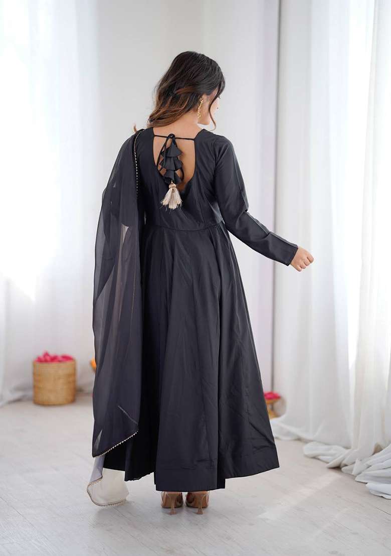 Black Motif Crepe Kurta Set - Indya