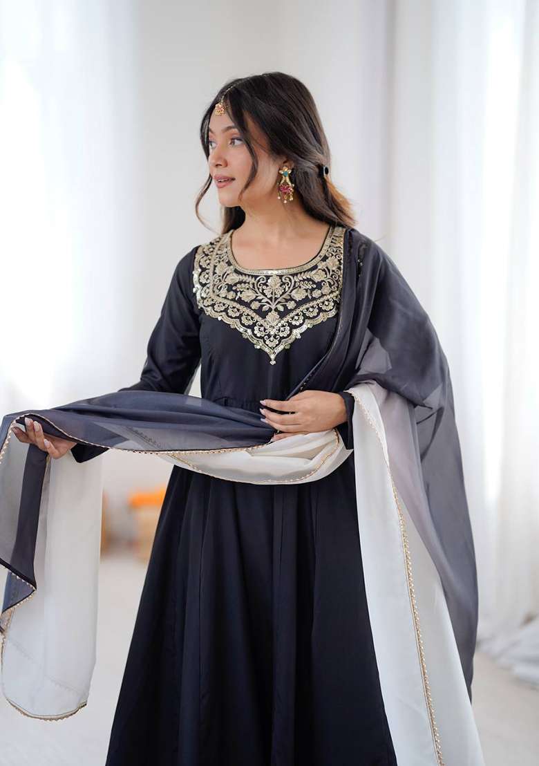 Black Motif Crepe Kurta Set - Indya