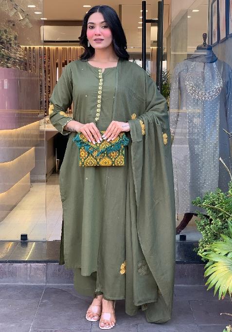 Green Embroidery Silk Blend Kurta Set