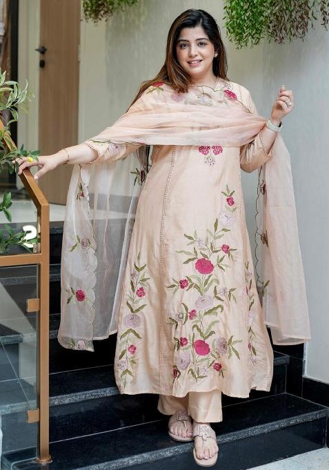 Cream Embroidery Silk Blend Kurta Set