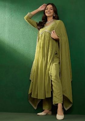 Green Embroidery Silk Blend Kurta Set