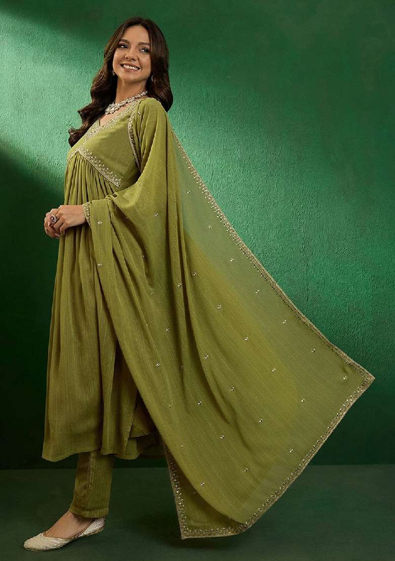 Green Embroidery Silk Blend Kurta Set - Indya