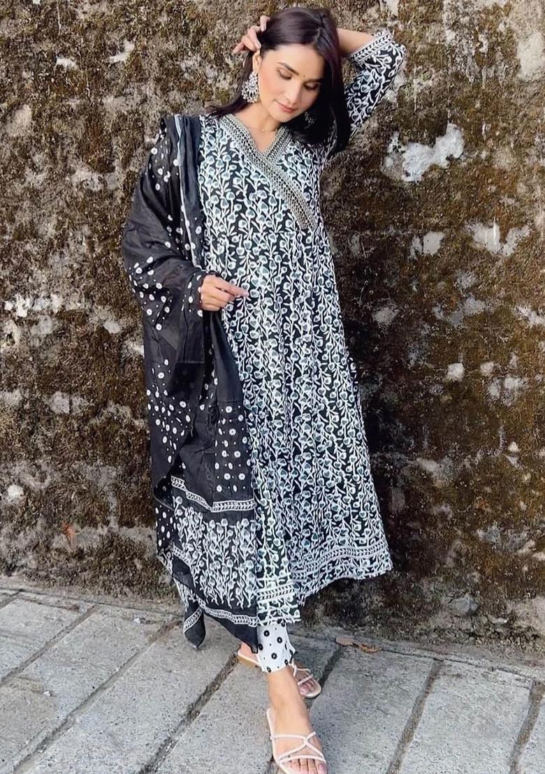 Black Embroidered Cotton Kurta Set - Indya