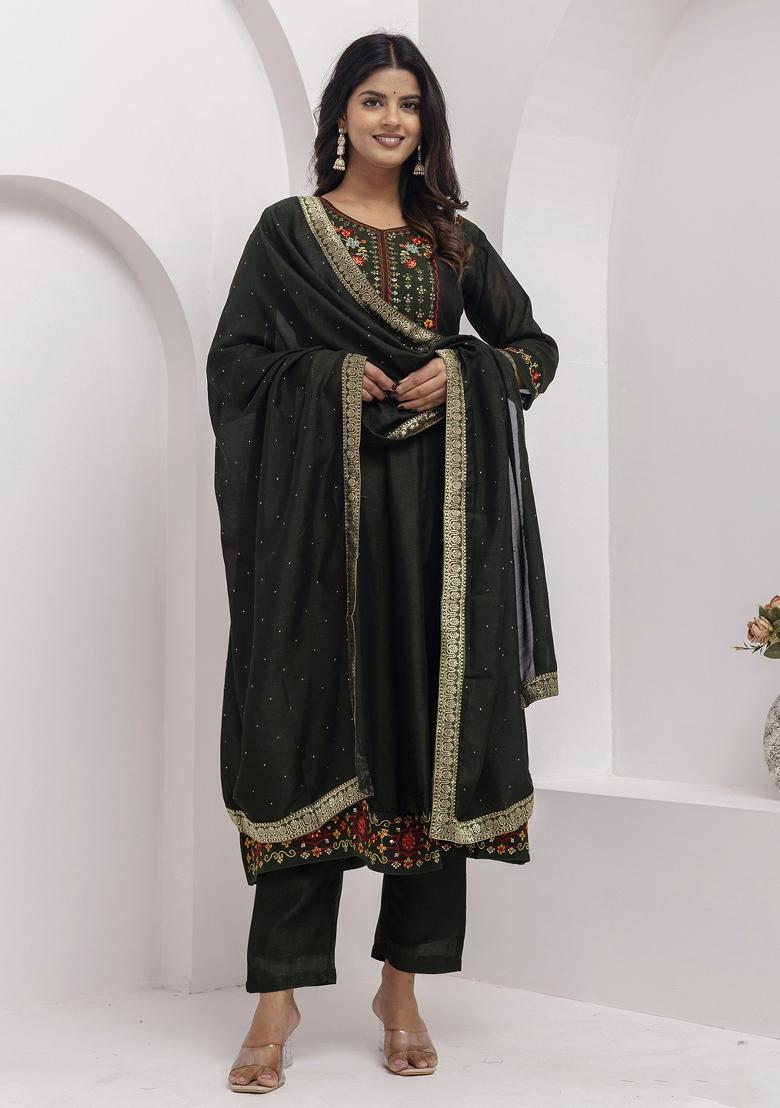 Green Motif Silk Kurta Set - Indya