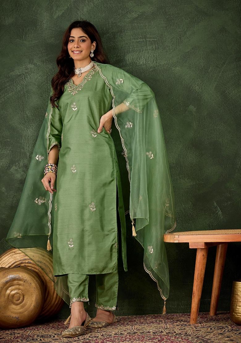 Green Motif Silk Kurta Set - Indya