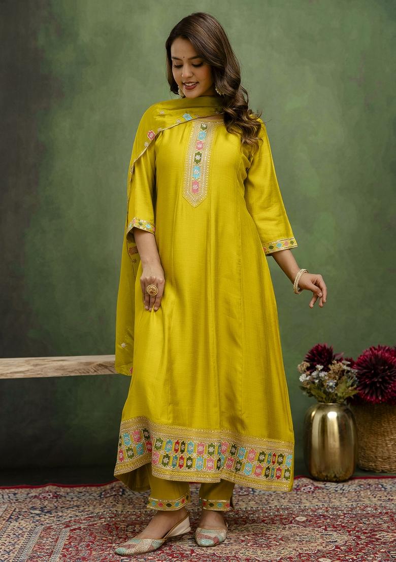 Lemon Motif Silk Kurta Set - Indya