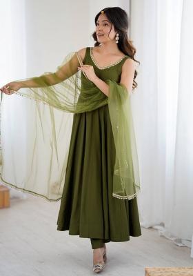 Mehendi Motif Silk Kurta Set