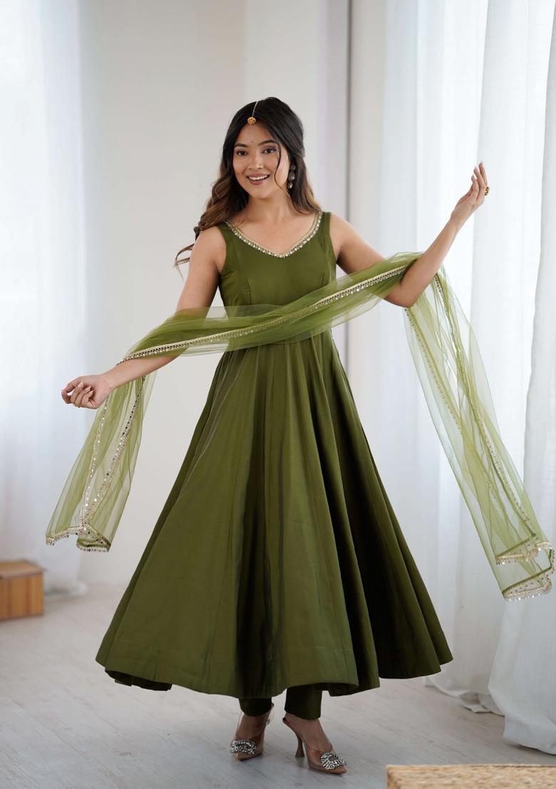 Mehendi Motif Silk Kurta Set - Indya