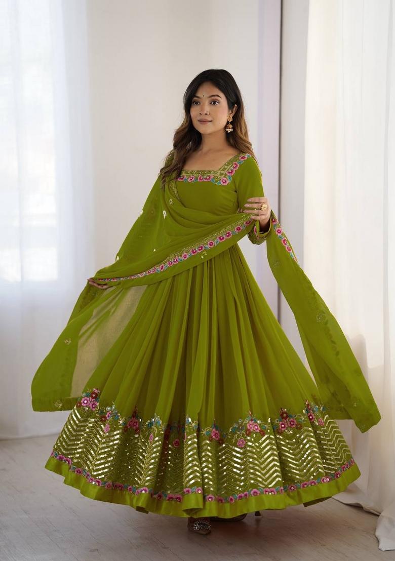 Green Embroidery Georgette Kurta Set - Indya