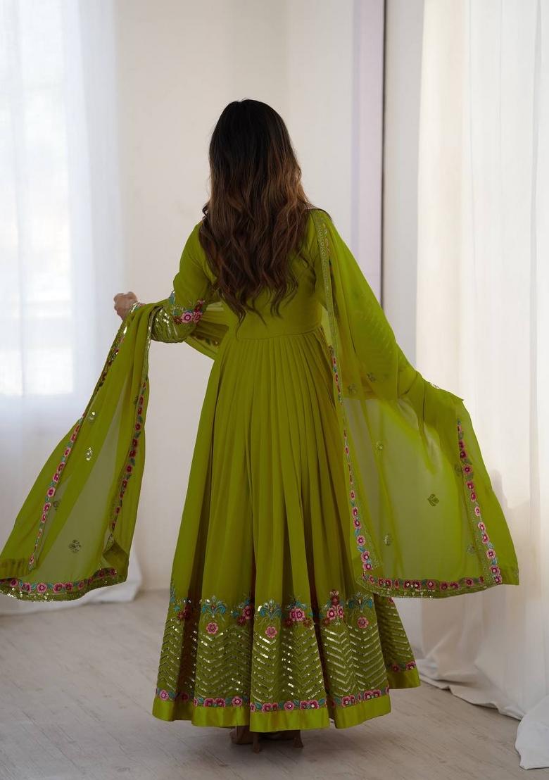 Green Embroidery Georgette Kurta Set - Indya