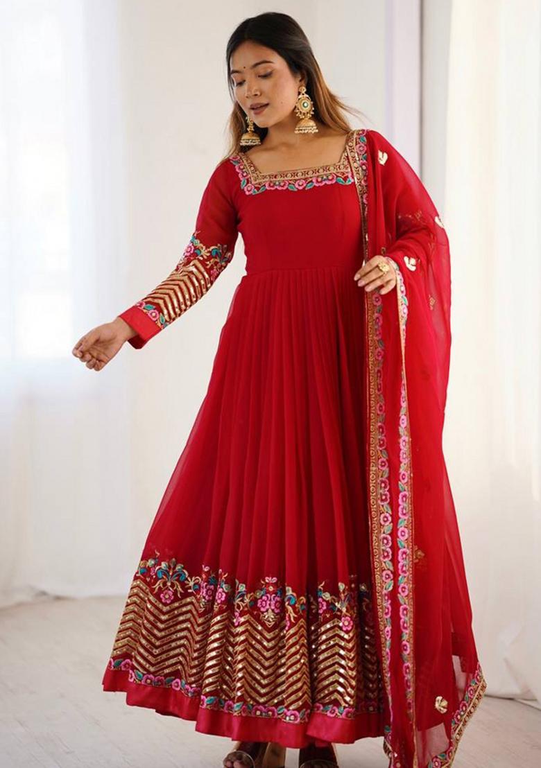 Red Embroidery Georgette Kurta Set - Indya