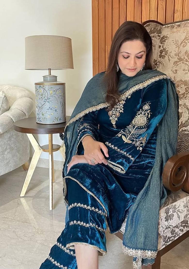 Teal Embroidery Velvet Kurta Set - Indya