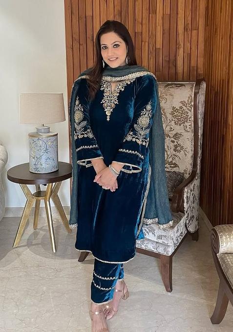 Teal Embroidery Velvet Kurta Set