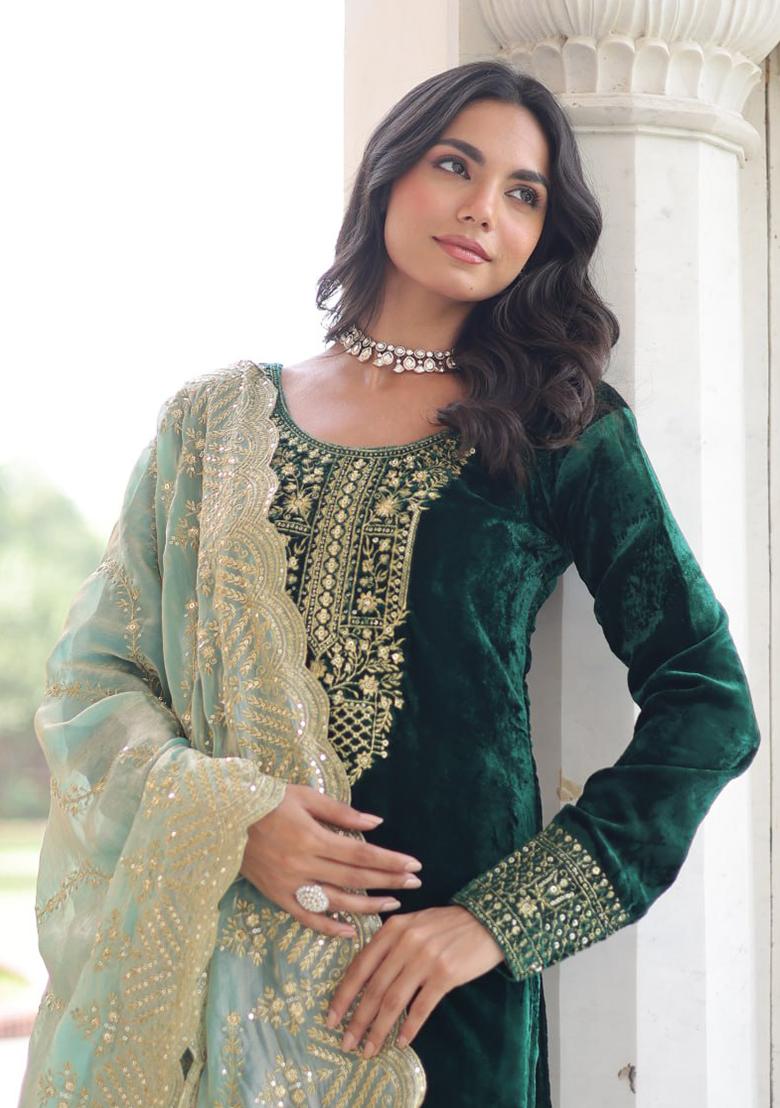 Green Rich Sequins And Zari Embroidered Work Velvet Kurta Set - Indya