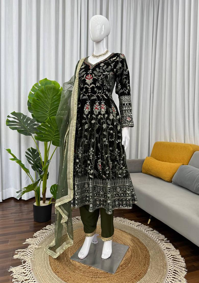 Mehendi Thread With Sequence Work Velvet Kurta Set - Indya