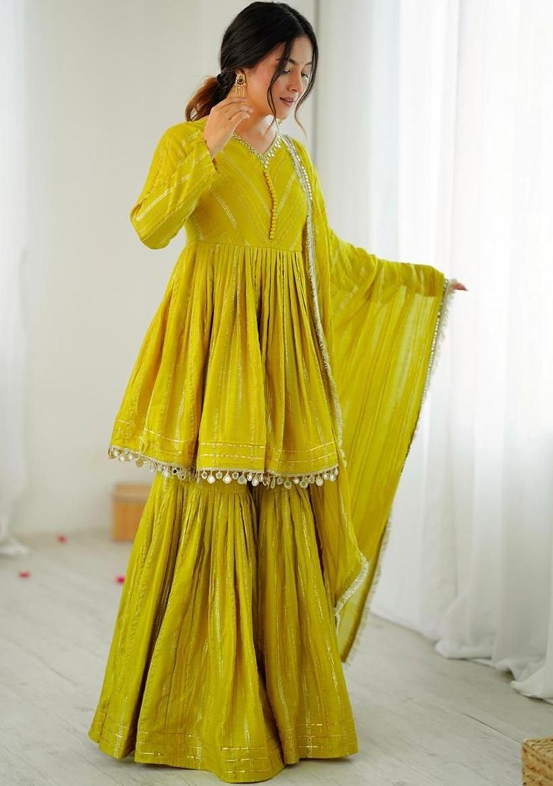 Yellow Embroidered Mal Chanderi Kurta Set - Indya