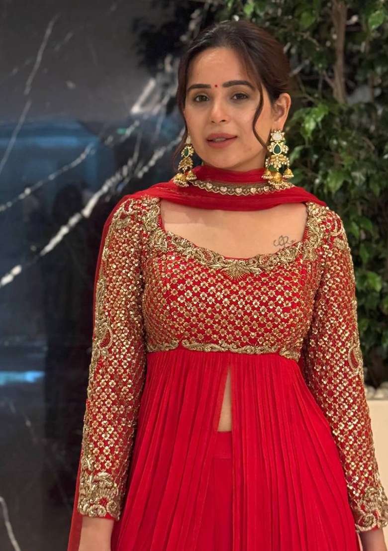 Red Embroidery Georgette Kurta Set - Indya