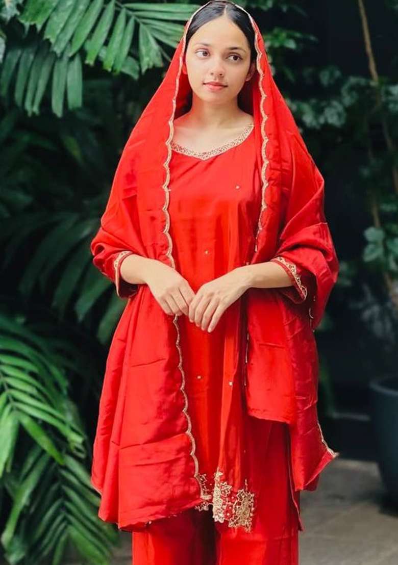 Red Embroidery Chinon Kurta Set - Indya