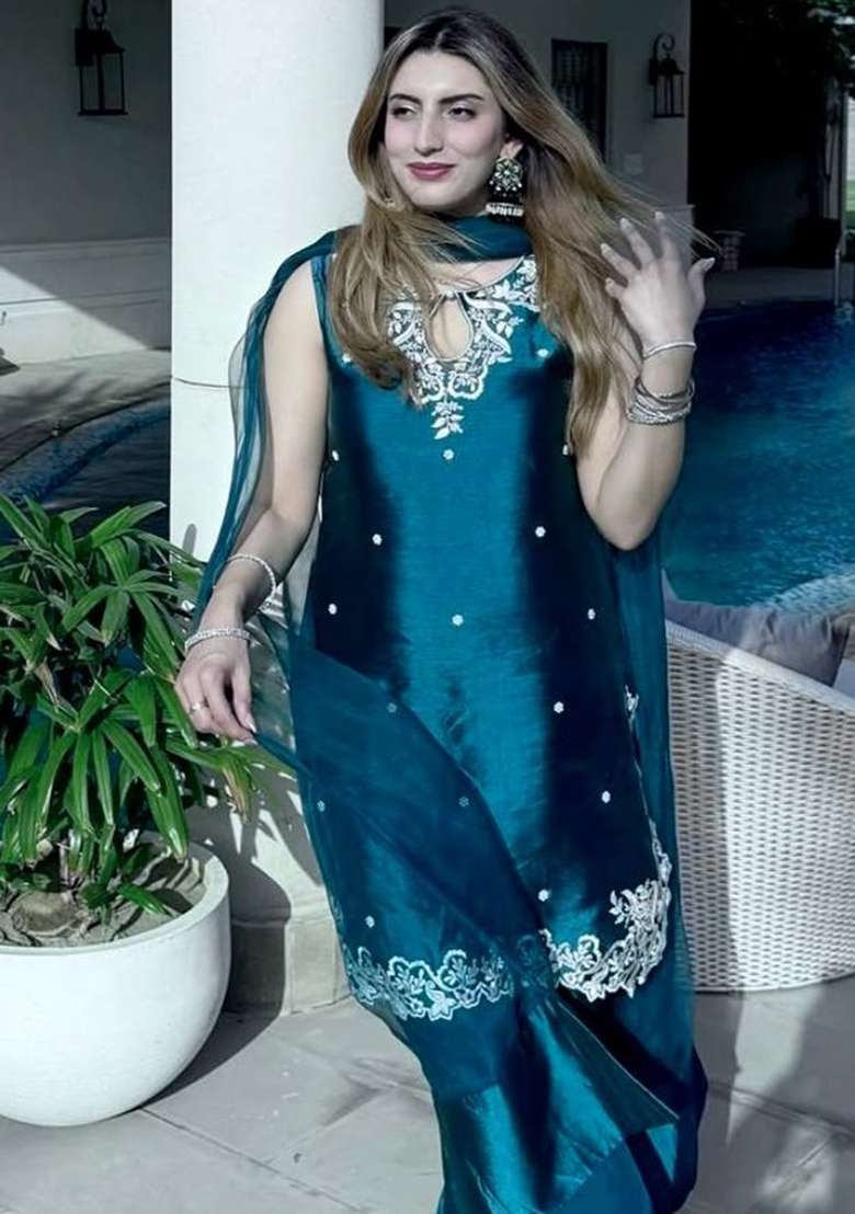 Navy Blue Embroidery Crepe Kurta Set - Indya