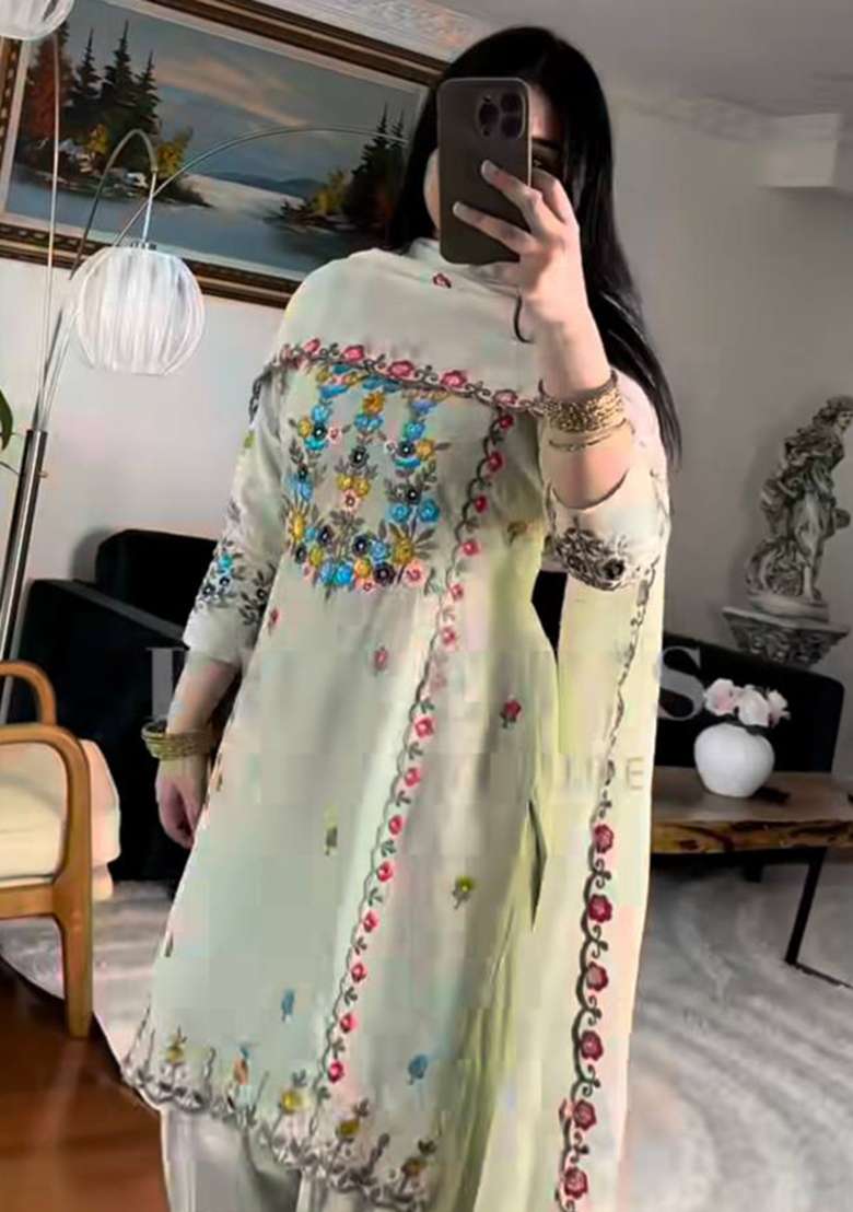 Mint Green Embroidery Chinon Kurta Set - Indya