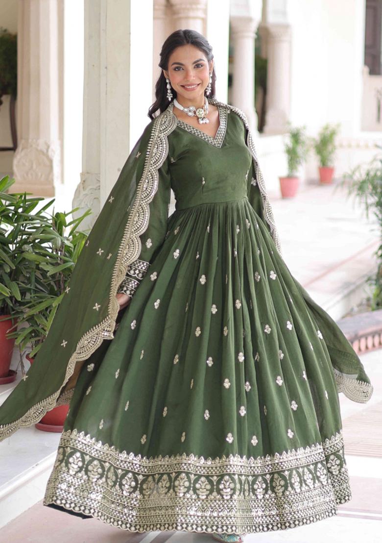 Green Sequnce Emroidery Work Silk Kurta Set - Indya