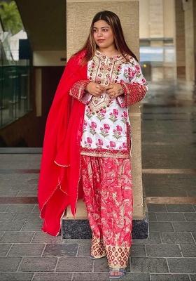 White Embroidery Pur Natural Crepe Salwar Kameez