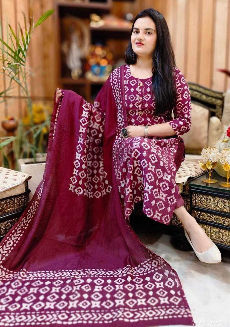 Maroon Embroidery Rayon Kurti Set - Indya