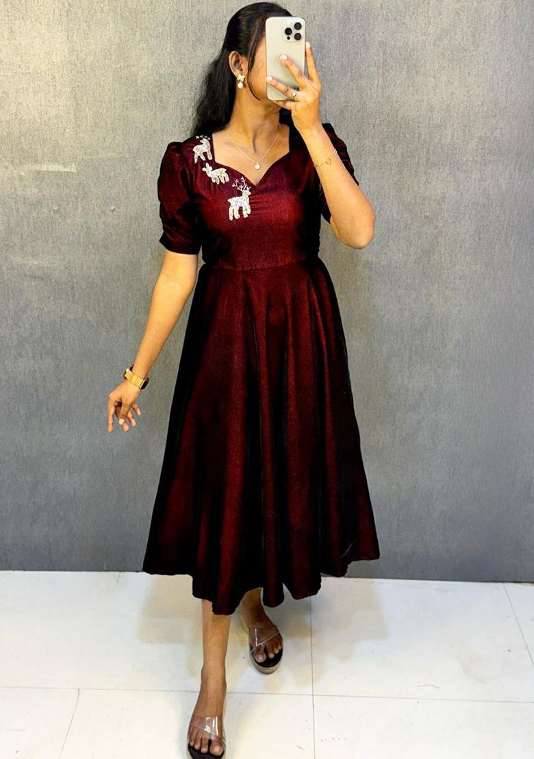 Red Embroidery Velvet Kurti Set - Indya