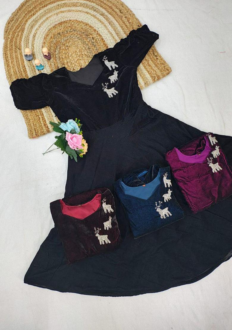 Red Embroidery Velvet Kurti Set - Indya