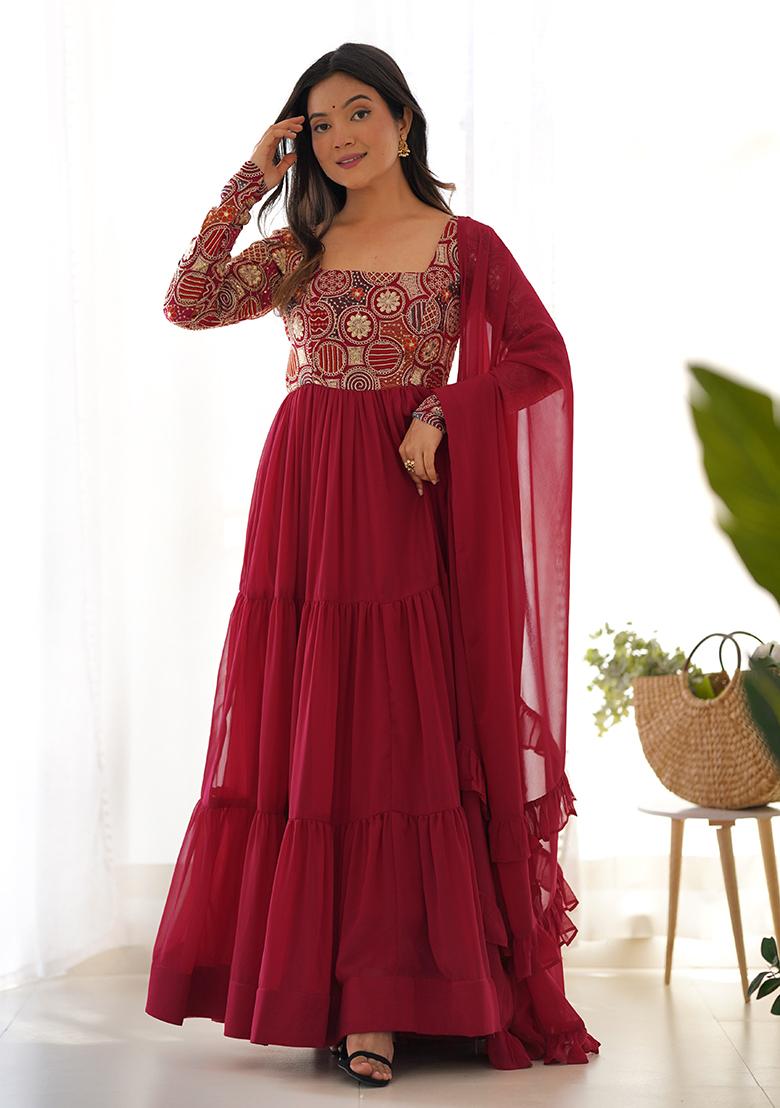 Red Embroidery Georgette Kurta Set - Indya