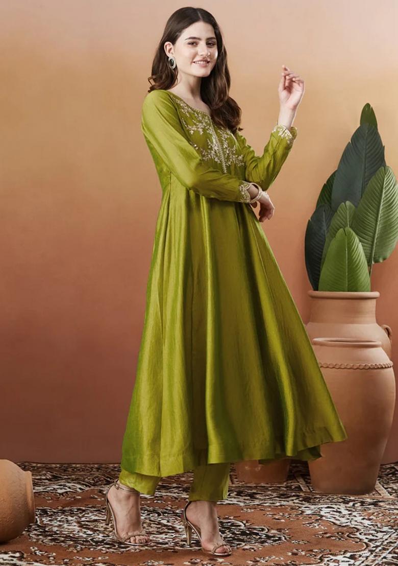 Mehendi Thread Work Silk Kurta Set - Indya