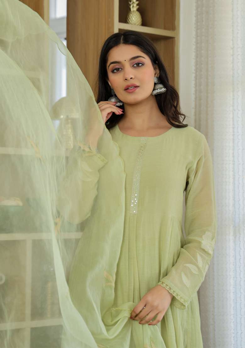Light Green Thread Work Chanderi Kurta Set - Indya
