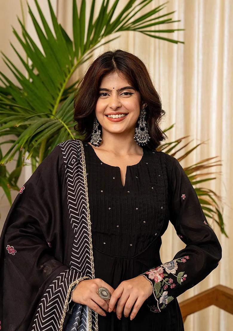 Black Embroidered Chanderi Silk Kurta Dupatta Set - Indya