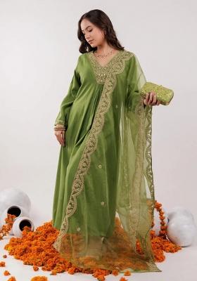 Green Embroidered Silk Blend Kurta Dupatta Set