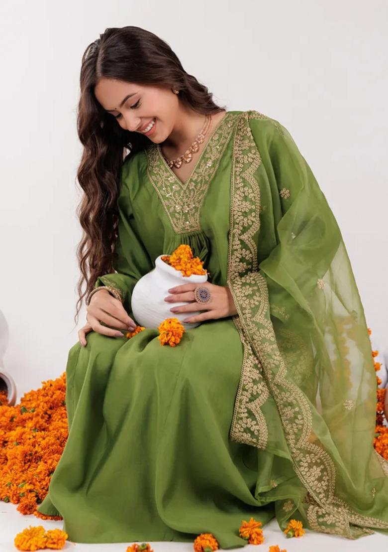 Green Embroidered Silk Blend Kurta Dupatta Set - Indya