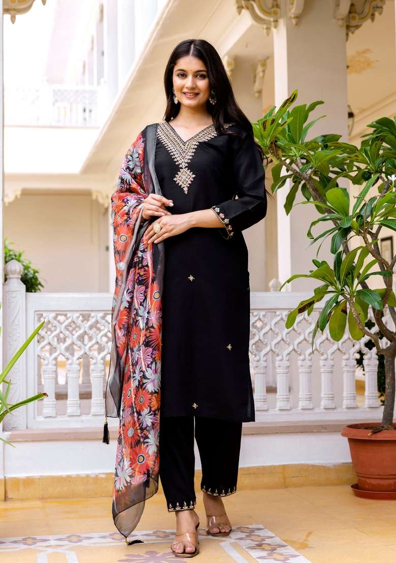 Black Embroidered Chanderi Straight Kurta Set - Indya