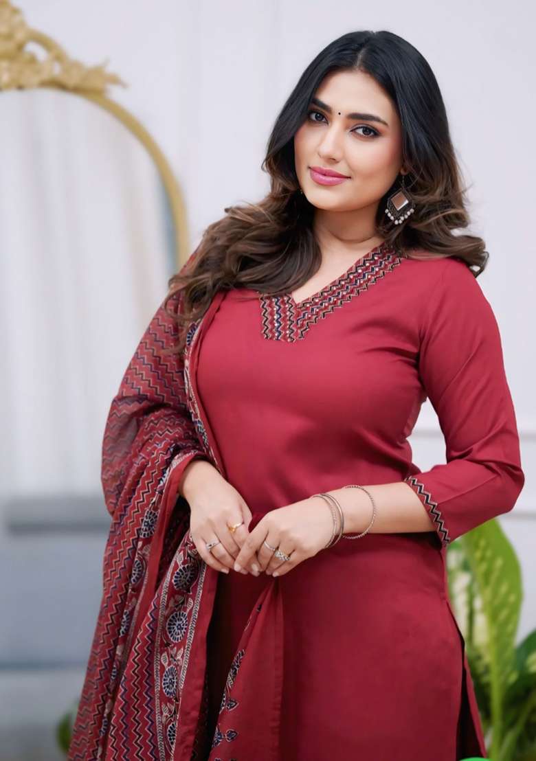 Maroon Solid Blended Straight Kurta Set - Indya
