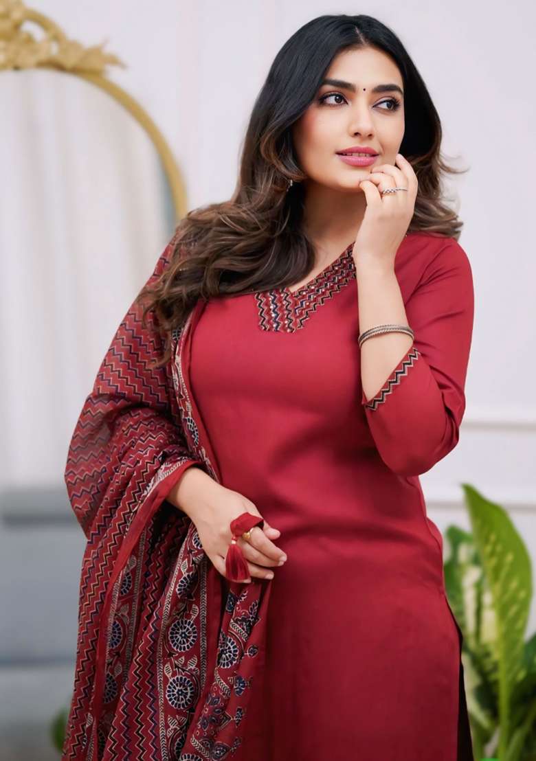 Maroon Solid Blended Straight Kurta Set - Indya