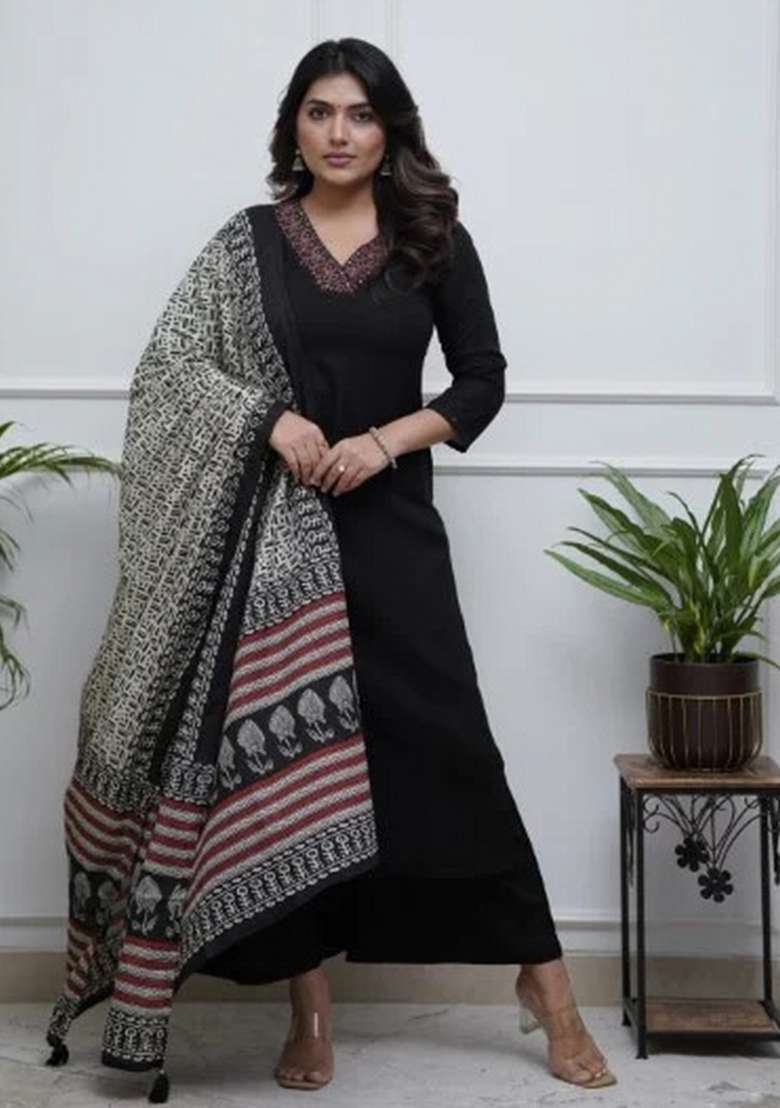 Black Solid Blended Straight Kurta Set - Indya