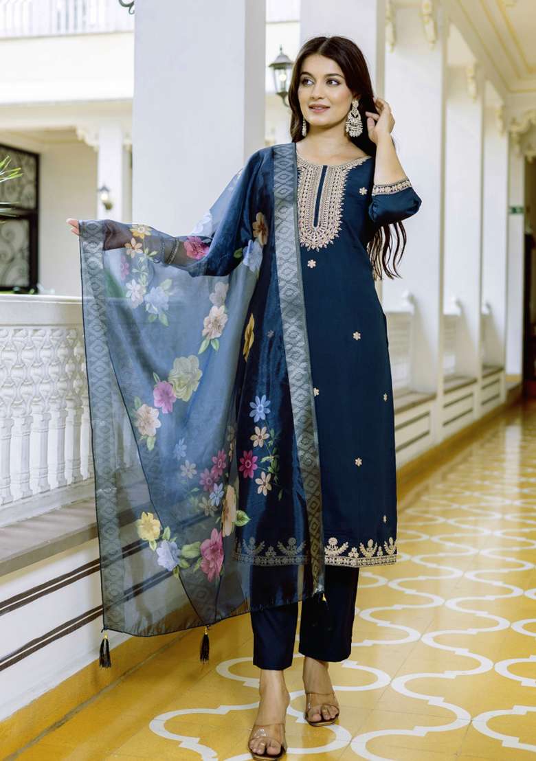Blue Embroidered Chanderi Straight Kurta Set - Indya