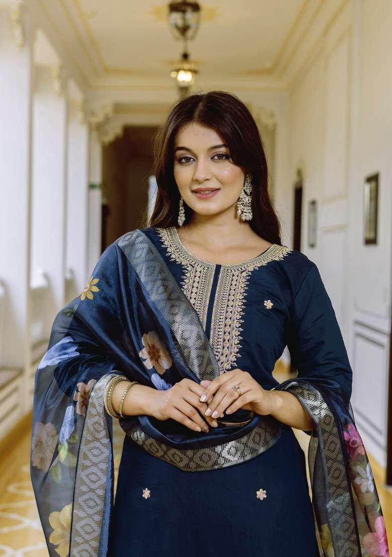 Blue Embroidered Chanderi Straight Kurta Set - Indya