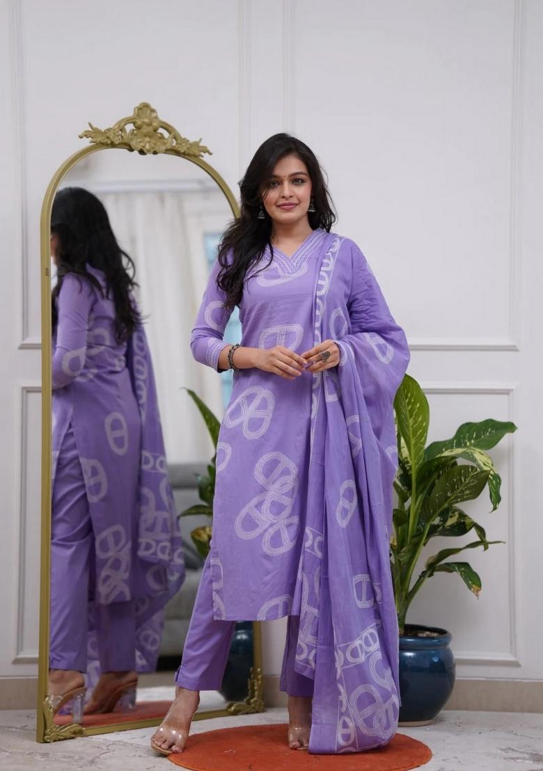 Lavender Resham Embroidery Chanderi Kurta Set - Indya