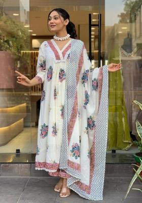 White Resham Embroidery Blended Cotton Kurta Set