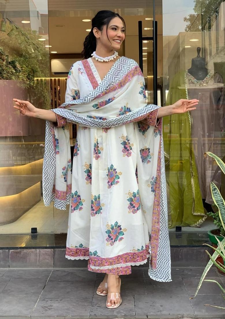 White Resham Embroidery Blended Cotton Kurta Set - Indya