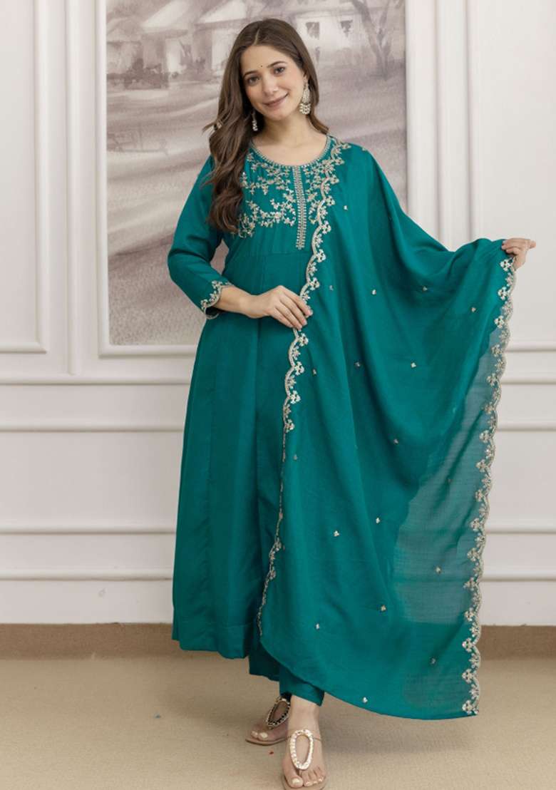 Green Embroidered Silk Straight Kurta Set - Indya