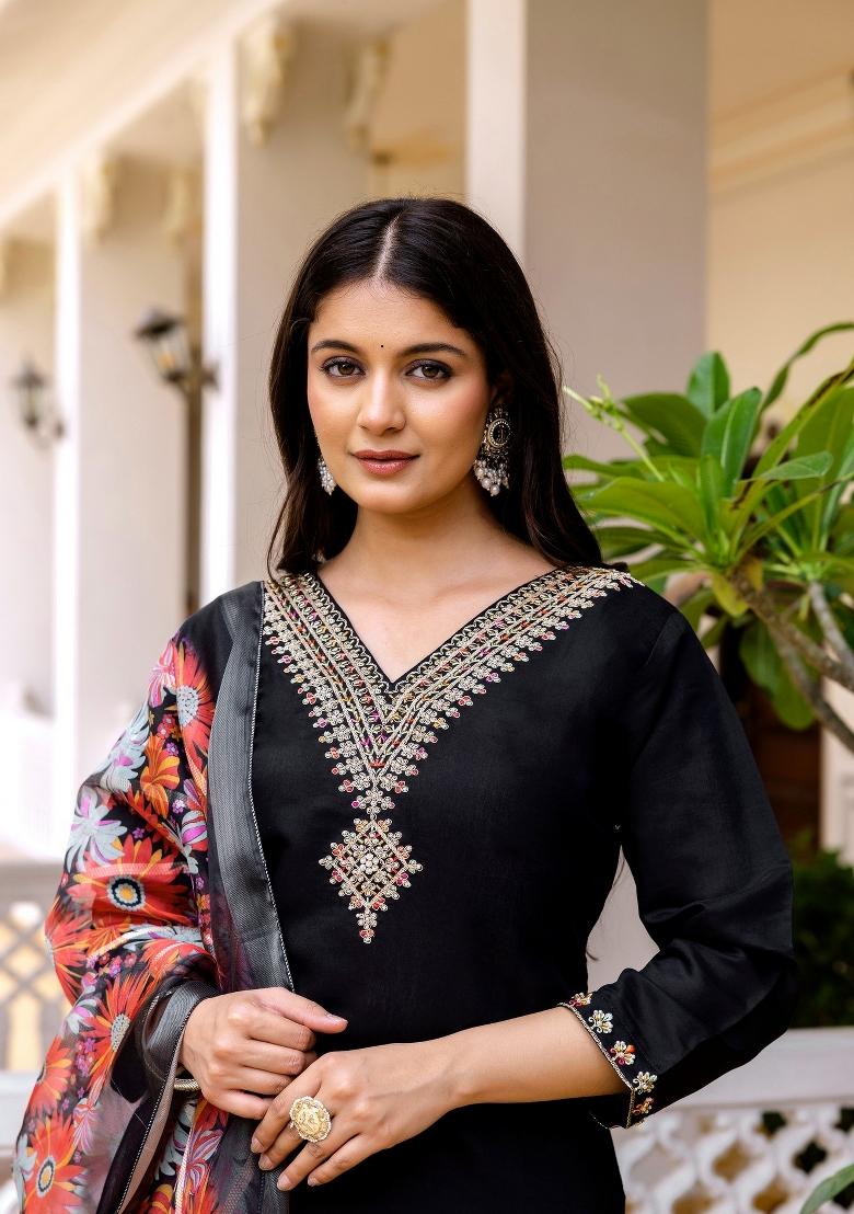 Black Resham Embroidery Chanderi Kurta Set - Indya