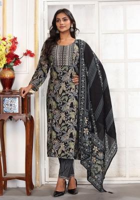Black Abstract Print Chanderi Kurta Set