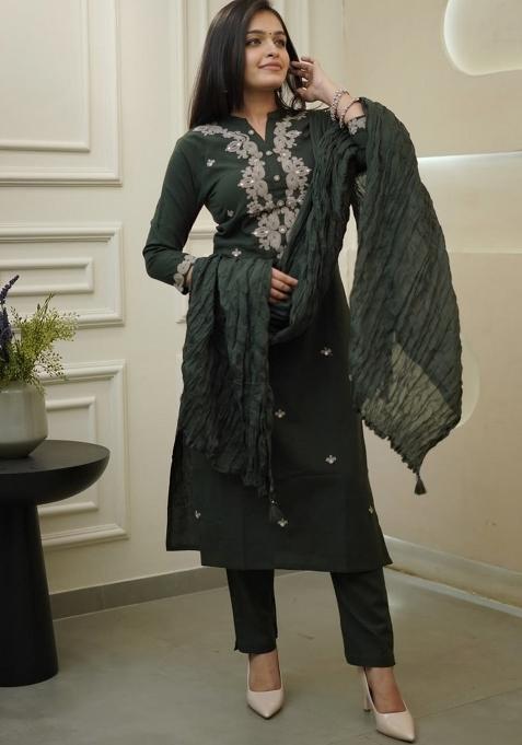 Green Resham Embroidery Rayon Kurta Set