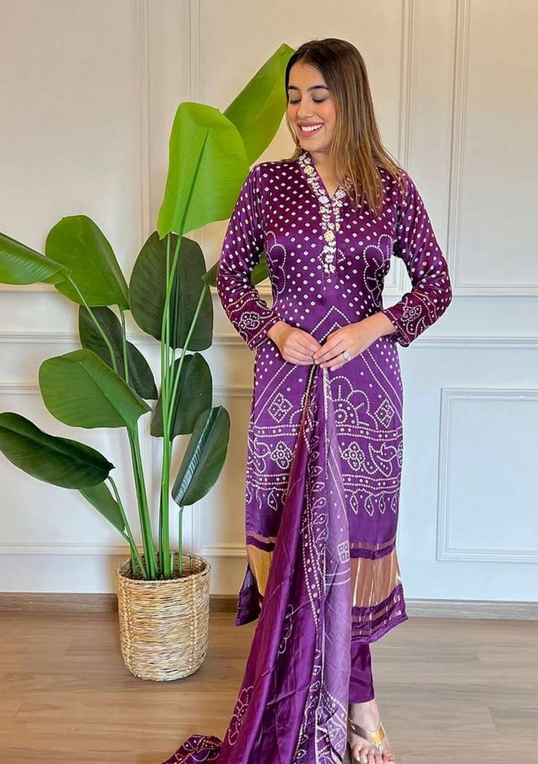 Lavender Bandhani Viscose Pakistani Suit Set - Indya
